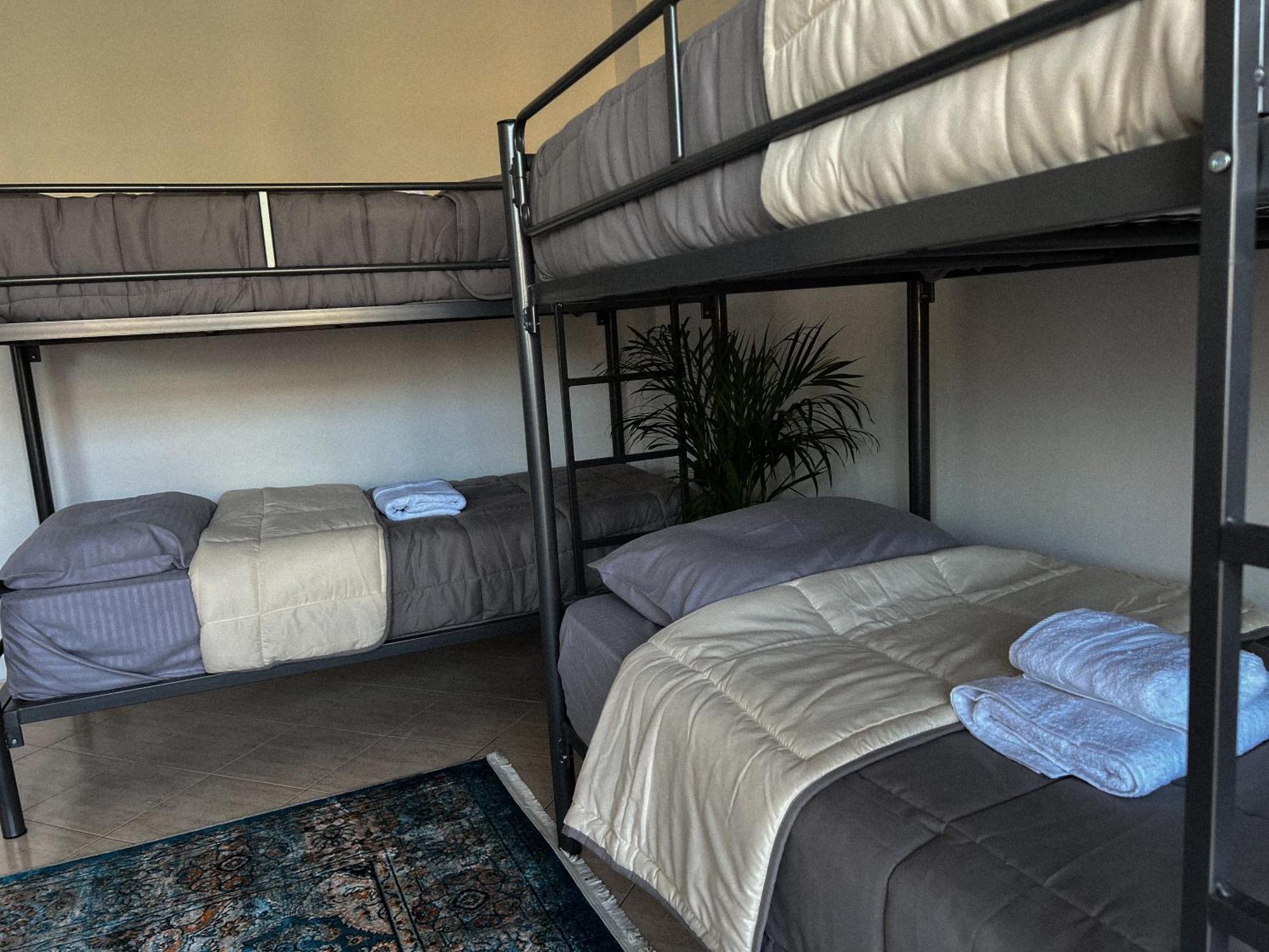 Hostel By Fenix Tirana Eksteriør billede