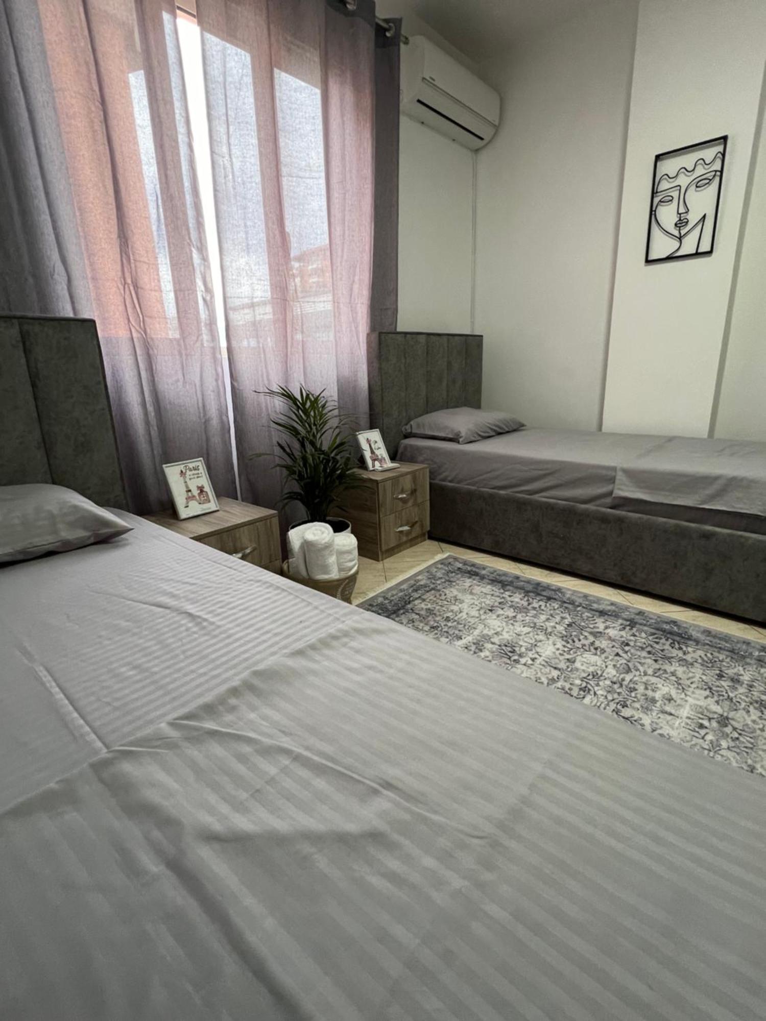 Hostel By Fenix Tirana Eksteriør billede